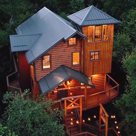 Skyview Treehouse By Amish Country Lodging Міллерсбург Екстер'єр фото