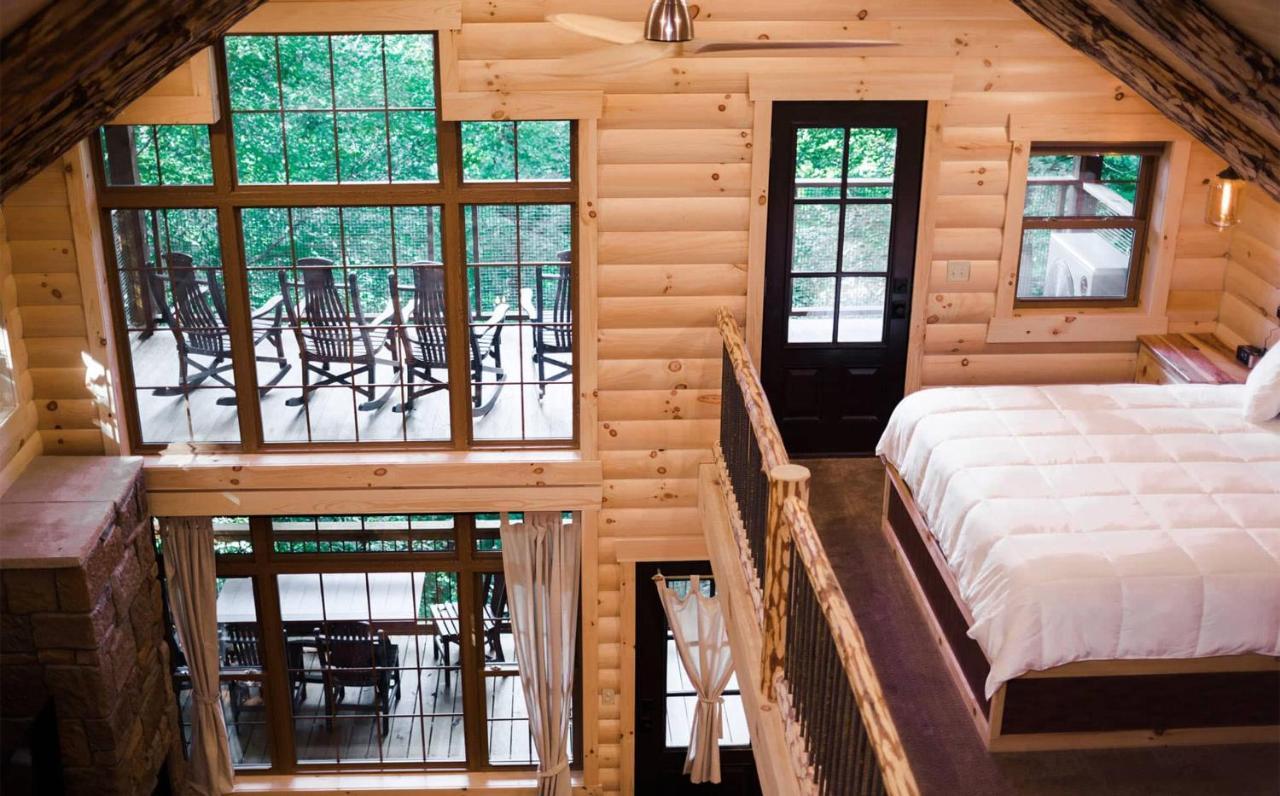 Skyview Treehouse By Amish Country Lodging Міллерсбург Екстер'єр фото